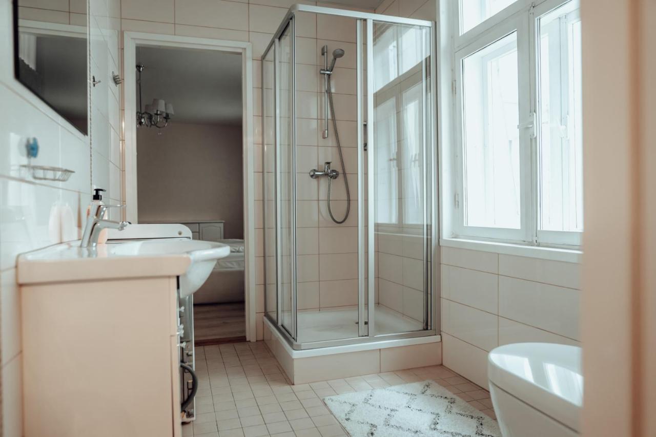 Dream Stay - Spacious 1-Bedroom Apartment In The Old Town Tallin Exterior foto